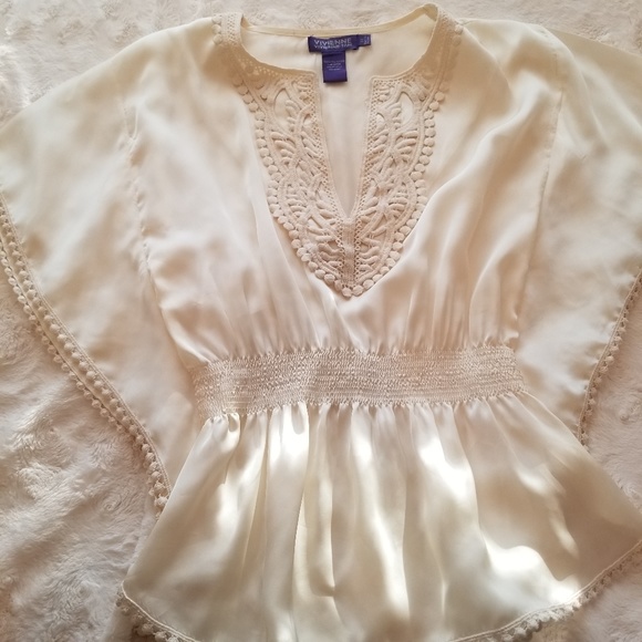Vivienne Tam Tops - 🌟HP🌟 VIVIENNE TAM feminine chic blouse.